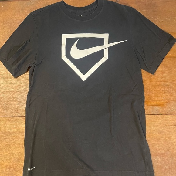 Nike Swoosh Men's Sportwear Dri-Fit Black Logo Tee - Picture 1 of 4